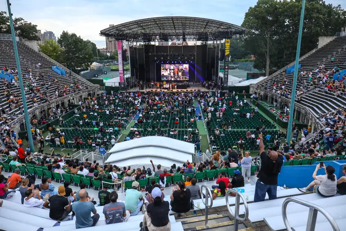 the homecoming concert crowd and state in Forest Hills Stadium